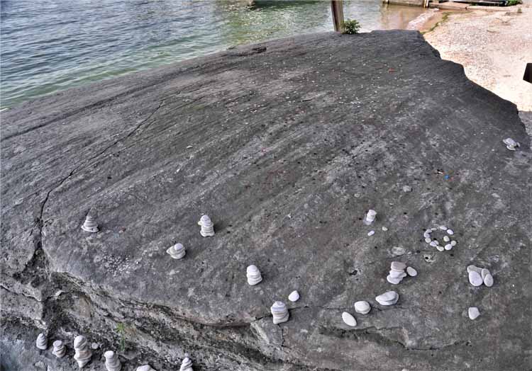inscription rock